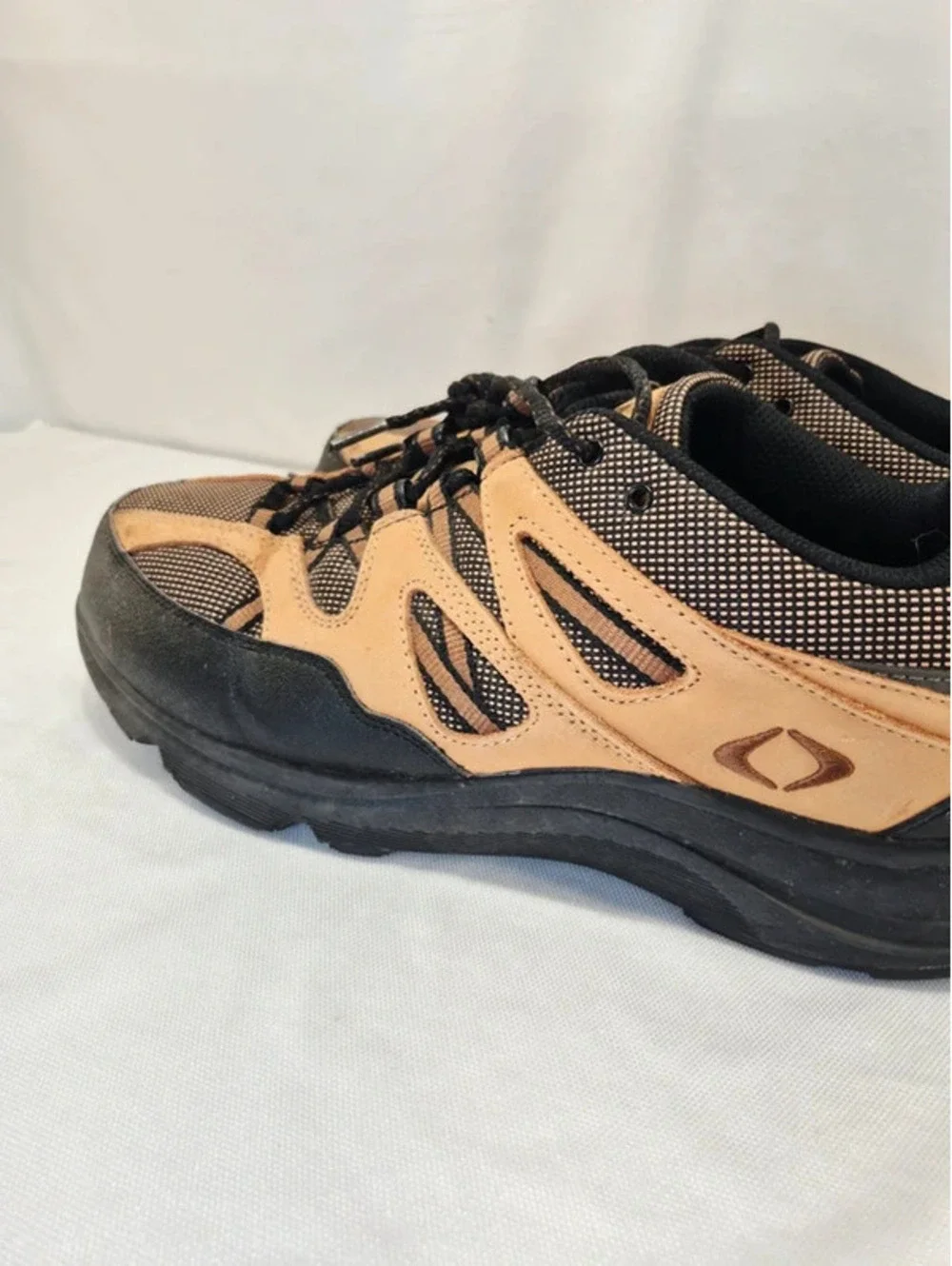 AI Overview    Apex Men's 11.5 V751 Sierra Trail Runner Sierra Brown shoes.